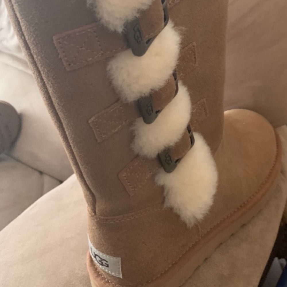 UGG Klea Size 7 BRAND NEW